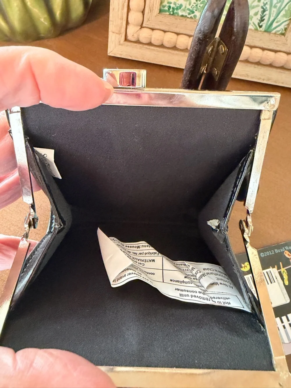 Shag Wear Black Coastal Clothesline Kiss Lock Wallet - Picture 5 of 9